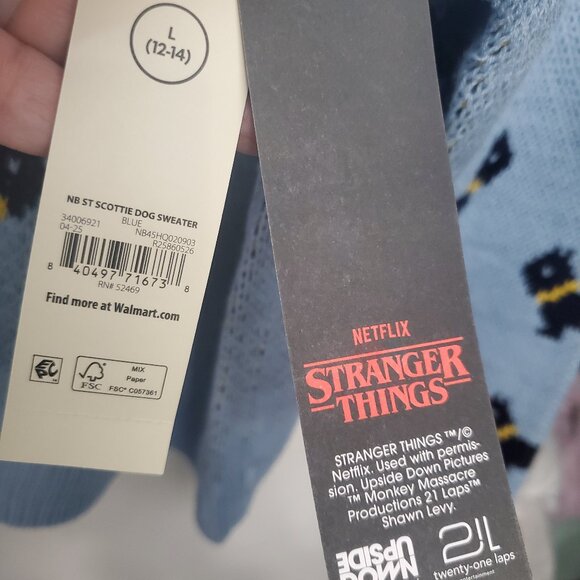 Stranger Things Erica Sinclair Blue Scottie Dog Sweater Juniors Size L - Picture 6 of 6
